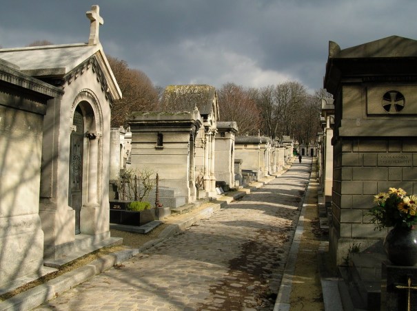 Moliére and the cats of Père Lachaise